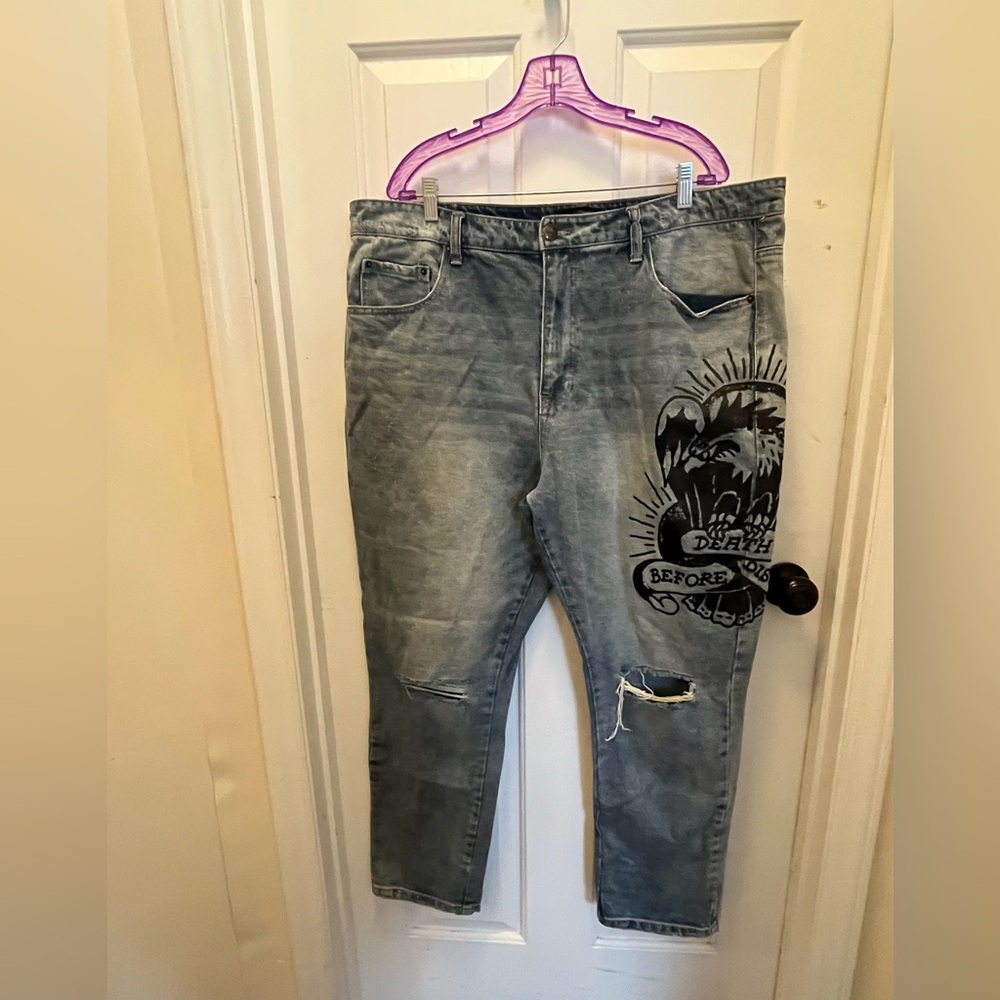 EUC Ed Hardy Eagle Distressed "Death Before Dishonor" Slim Tapered Jeans- Sz 40